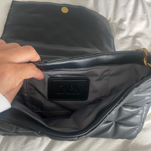 Black Zara purse - Picture 3 of 3